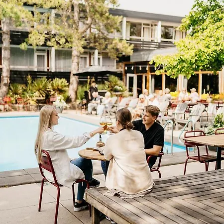 Ξενοδοχείο Badhotel 3*